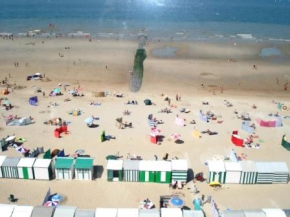 WENDUINE ZEEDIJK, a seafront appartment very close to Bruges, Wenduine